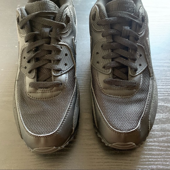 Air Max 90 Triple Black Women’s size 10 PREOWNED - Picture 3 of 5